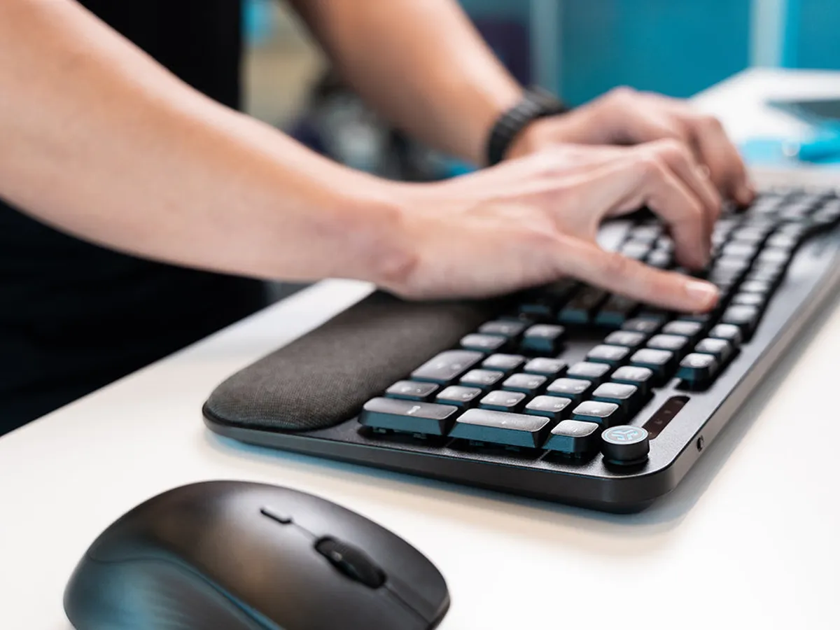 Flow keyboard and mouse bundle